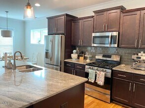 177 Pineland Cir, Unit 560 in Raleigh, NC - Building Photo - Building Photo