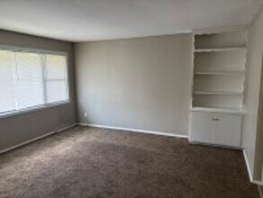 5328 N Plaza Dr in Peoria, IL - Building Photo - Building Photo