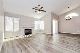 4804 Crimson Glory Ln in Las Vegas, NV - Building Photo - Building Photo