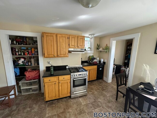 53 W Seventh St, Unit 3 in Boston, MA - Building Photo - Building Photo