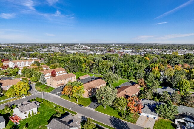 2609 Goettens Way, Unit 302 in St. Cloud, MN - Building Photo - Building Photo