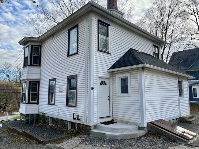 435 Windham Rd in Windham, CT - Building Photo - Building Photo