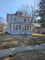 2234 S Main St in Burlington, IA - Building Photo