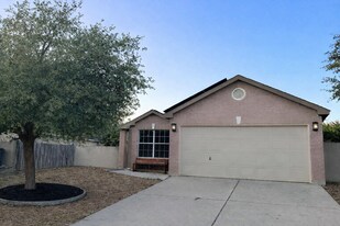3106 Imperial Dr in Laredo, TX - Building Photo