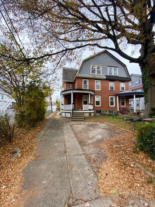 16 N Rigby Ave in Lansdowne, PA - Building Photo
