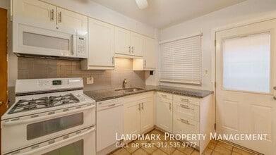 1215 N Harlem Ave in Oak Park, IL - Building Photo - Building Photo