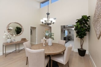 2085 Caminito San Nicholas in La Jolla, CA - Building Photo - Building Photo
