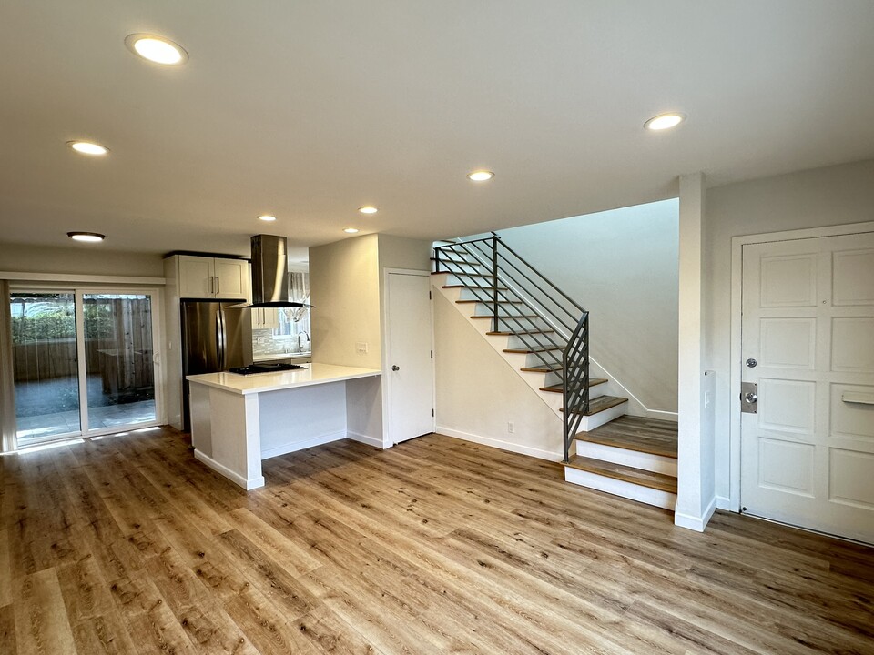 3305 Green Ln, Unit 2207 in Redondo Beach, CA - Building Photo