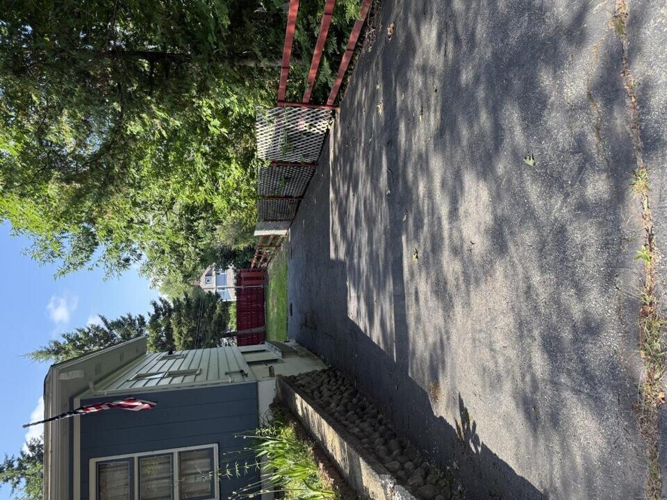 246 Bridge St in Berlin, NH - Building Photo