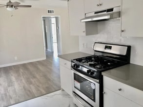 507 E Cedar Ave in Burbank, CA - Building Photo - Building Photo