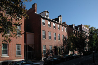 913 Pine St in Philadelphia, PA - Building Photo - Building Photo