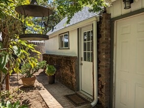 5300 21st Ave, Unit Backyard Cottage in Sacramento, CA - Building Photo - Building Photo
