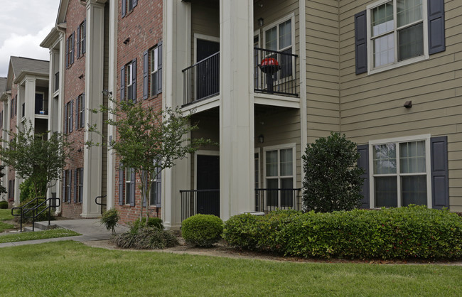 Lafayette Gardens in Lafayette, LA - Building Photo - Building Photo