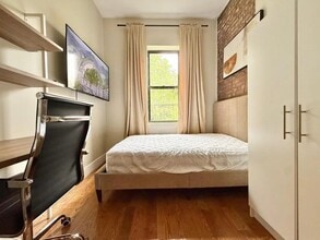 Furnished room/NOT APARTMENT in Brooklyn, NY - Building Photo - Building Photo