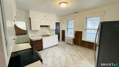 58 E Pearl St in Torrington, CT - Building Photo - Building Photo