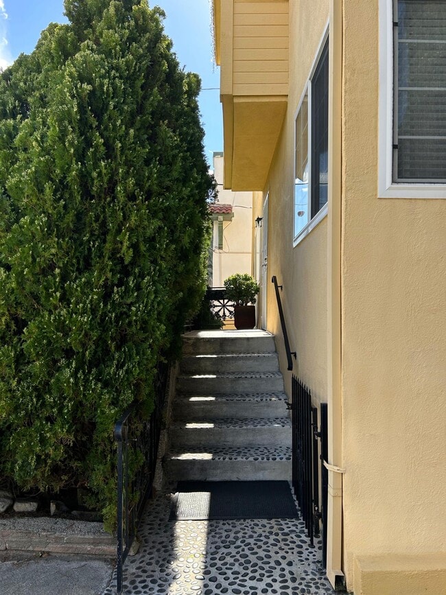 309 Hill St in Santa Monica, CA - Building Photo - Building Photo