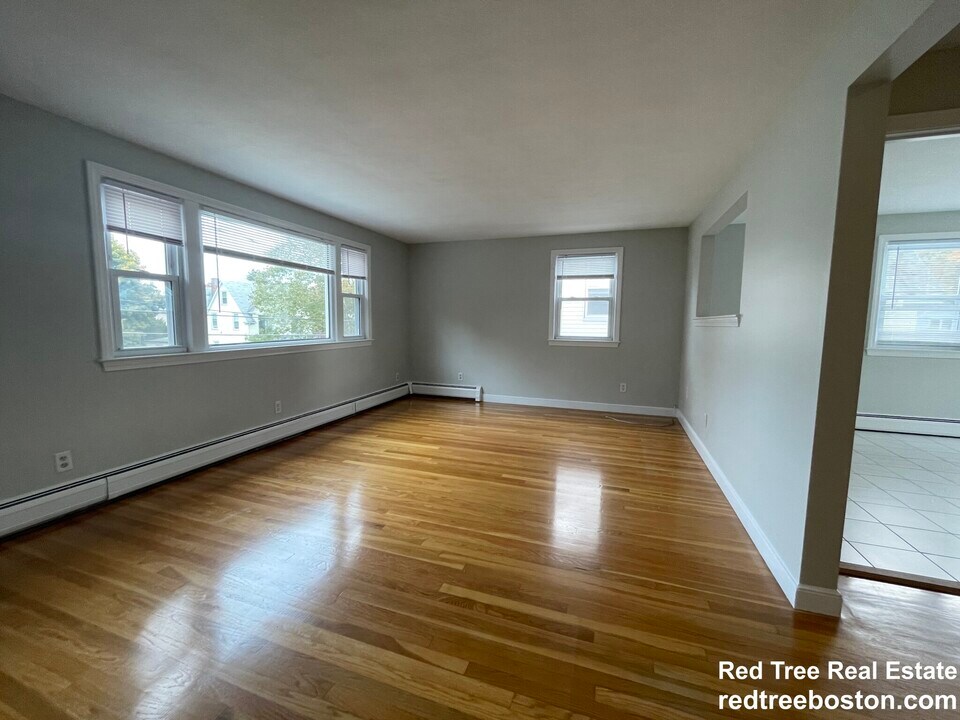 59 Desoto Rd, Unit 3 in Boston, MA - Building Photo