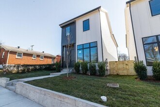 1009 Garfield St in Nashville, TN - Building Photo - Building Photo