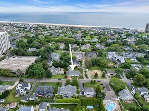 15 West St in Monmouth Beach, NJ - Foto de edificio - Building Photo