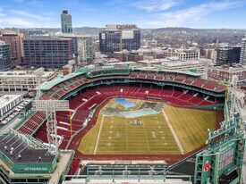 51 Park Dr, Unit 10 in Boston, MA - Building Photo