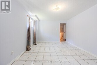 320 Royal Salisbury Way in Brampton, ON - Building Photo - Building Photo