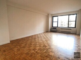 Fourth Avenue, Unit 5M in New York, NY - Building Photo