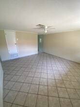 325 W Merritt Ave in Merritt Island, FL - Building Photo - Building Photo
