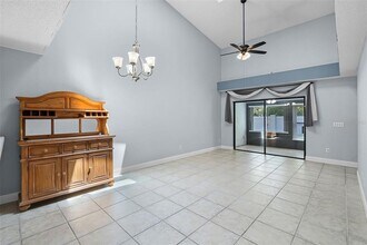 8370 Sandpoint Blvd in Orlando, FL - Building Photo - Building Photo