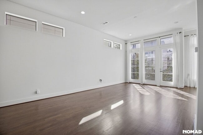 property at 1706 Alamo St