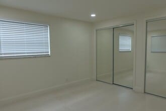 2630 SW 49th Ct in Fort Lauderdale, FL - Foto de edificio - Building Photo