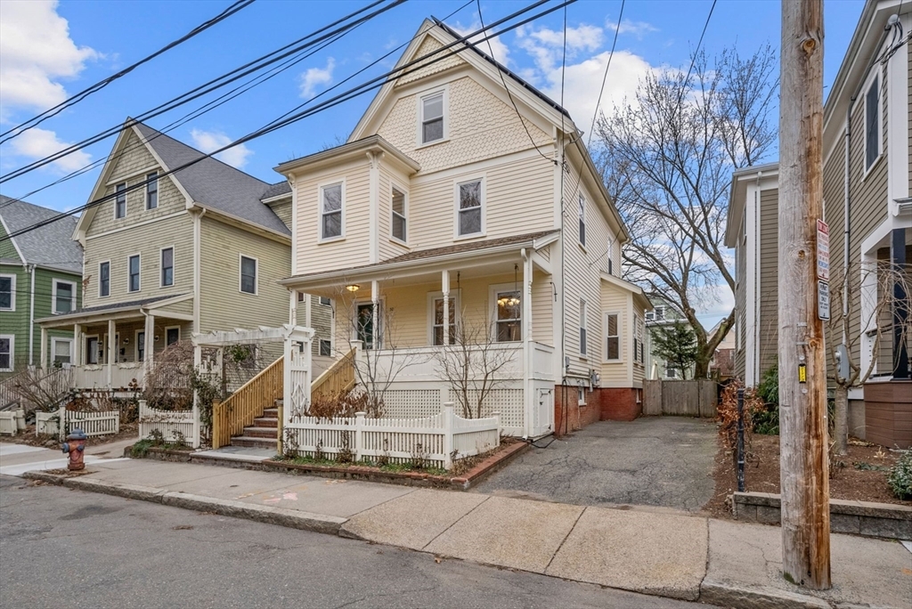 30 Gorham St in Somerville, MA - Foto de edificio