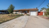 1204 Widefield Dr in Colorado Springs, CO - Foto de edificio - Building Photo