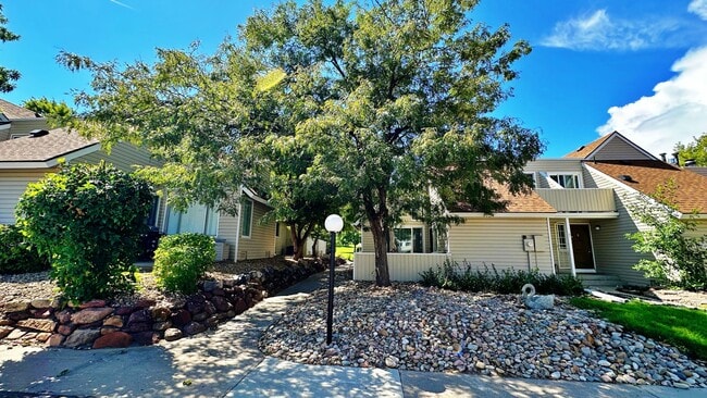 2485 S Xanadu Way in Aurora, CO - Building Photo - Building Photo