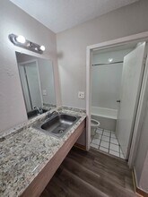 7900 S Orange Blossom Trl, Unit 2075 in Orlando, FL - Foto de edificio - Building Photo