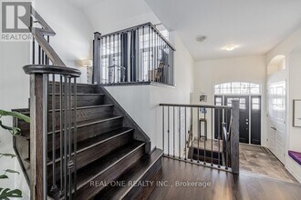 3158 Carding Mill Trail in Oakville, ON - Building Photo - Building Photo