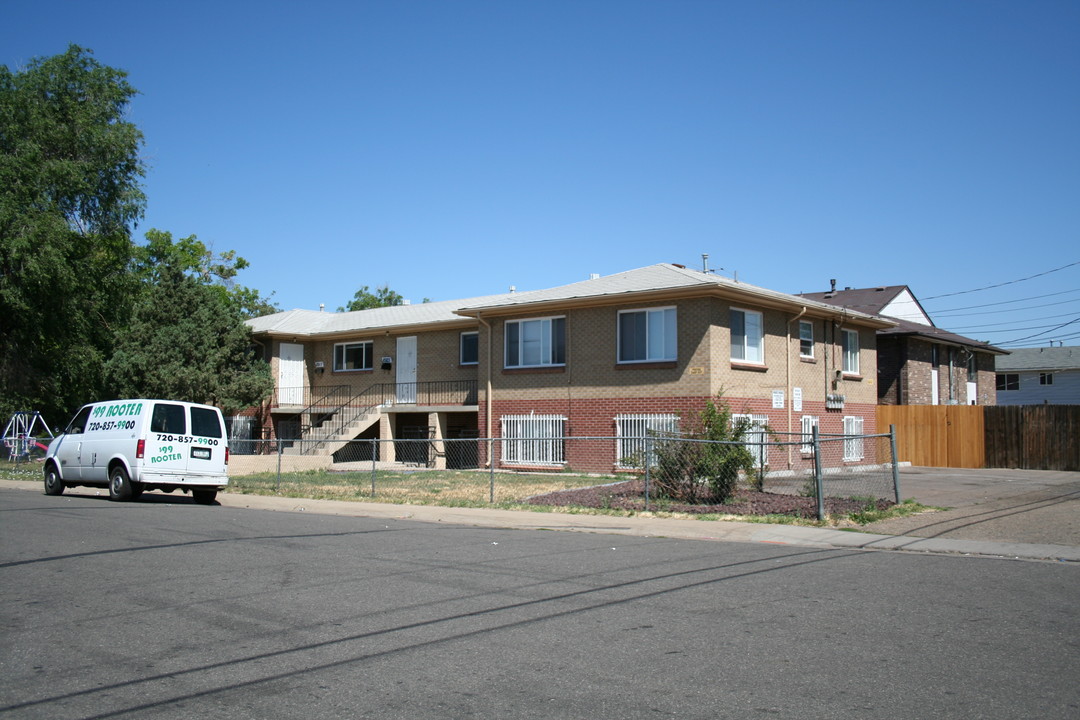 8905-8945 Richthofen Pl in Aurora, CO - Building Photo