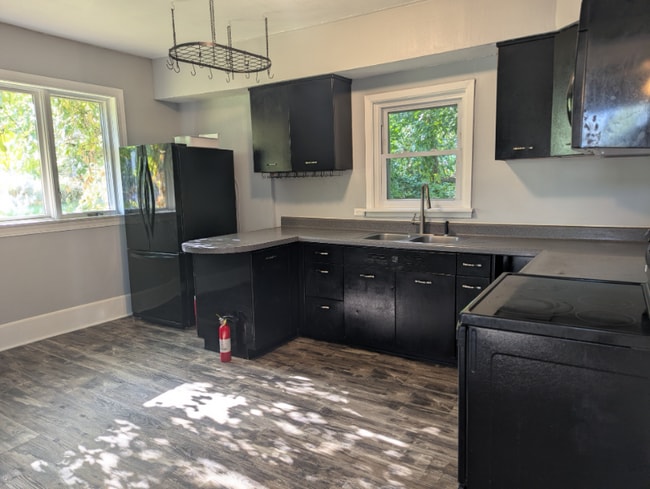 property at 2707 W 1st St