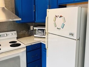 3254 Ashford St in San Diego, CA - Building Photo - Building Photo