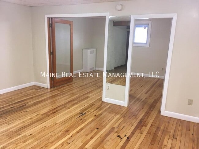 569 Hammond St in Bangor, ME - Building Photo - Building Photo