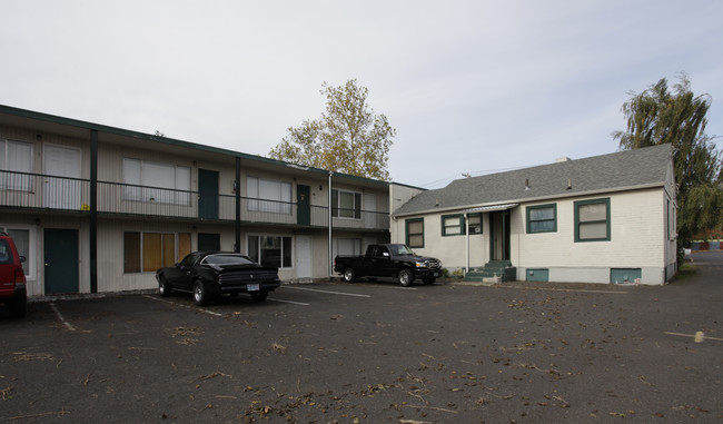 Raymond Apartments in Portland, OR - Building Photo - Building Photo