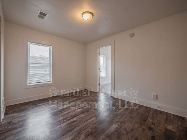 108 N Buchanan St in Maryville, MO - Building Photo - Building Photo