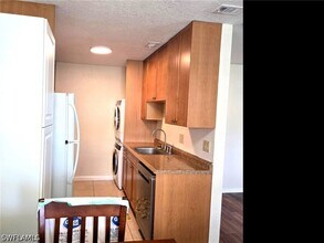 4615 Bayshore Dr in Naples, FL - Building Photo - Building Photo