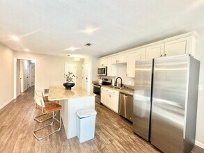 1002 Julia Ave in Niceville, FL - Building Photo - Building Photo