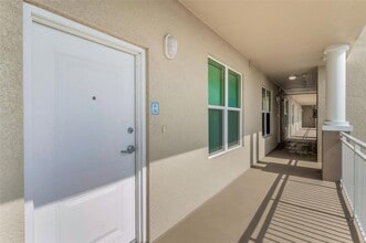 125 Island Way, Unit 502 in Clearwater, FL - Building Photo - Building Photo