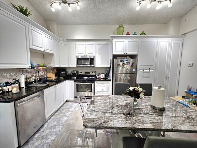 841 Lyons Rd in Coconut Creek, FL - Building Photo - Building Photo