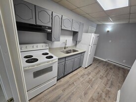 518 Moen Ave in Rockdale, IL - Building Photo