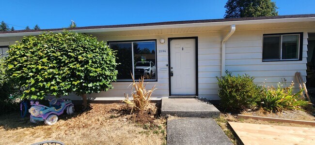 2208-2208 NE 80th Ave
