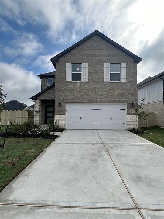 9476 Herons Preserve in Shenandoah, TX - Building Photo