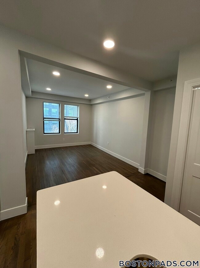 11 Peterborough St, Unit 23 in Boston, MA - Building Photo - Building Photo