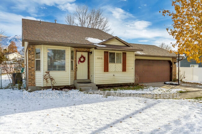 property at 880 N 340 E St